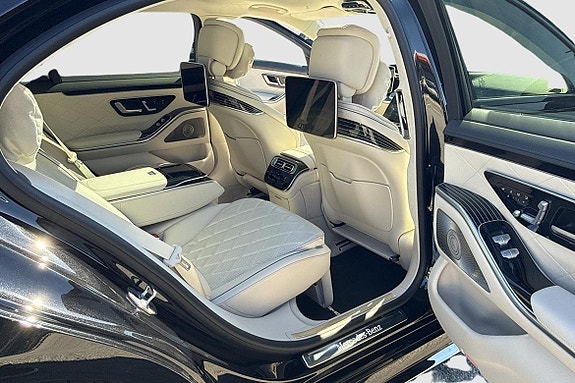 Mercedes-Benz S580 12 of 15