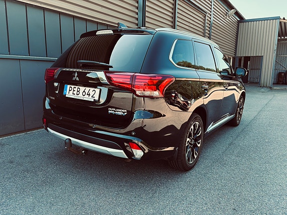 Mitsubishi Outlander 3 of 5