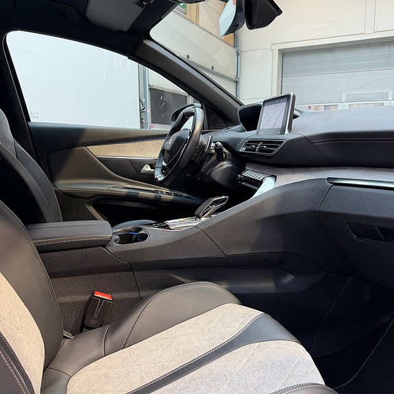 Peugeot 3008 11 of 12