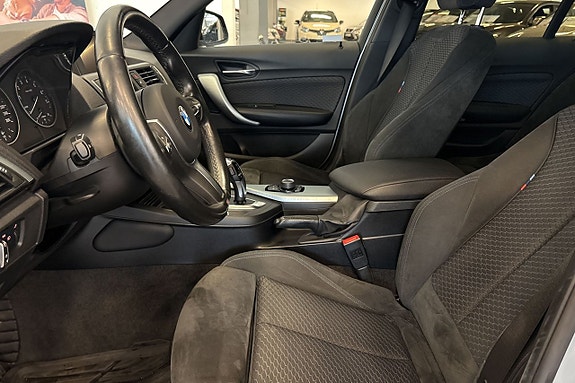 BMW 118i 9 of 23