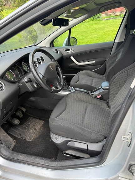 Peugeot 308 SW 5 of 5