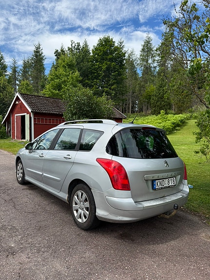 Peugeot 308 SW 4 of 5