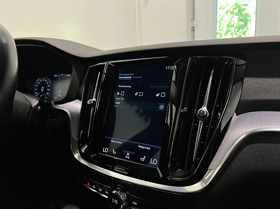 Volvo V60 23 of 28