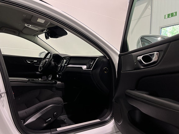 Volvo V60 24 of 28