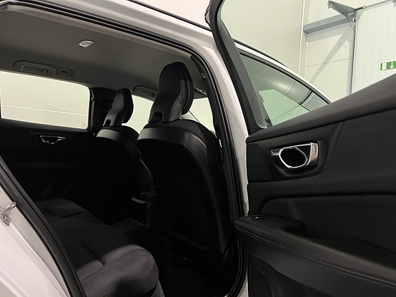 Volvo V60 9 of 28