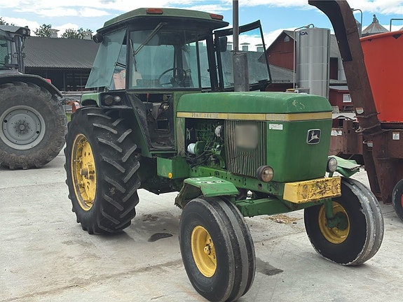 Traktor  JOHN DEERE 4230 P 3 of 5