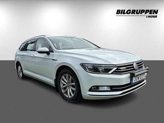 Volkswagen Passat 3 of 5