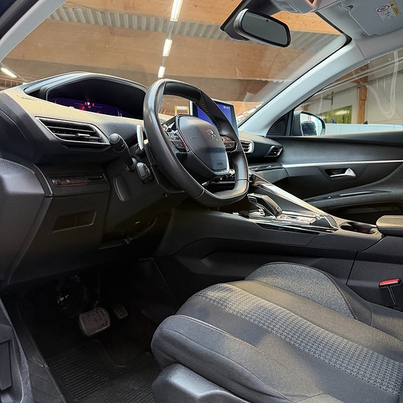 Peugeot 5008 8 of 12