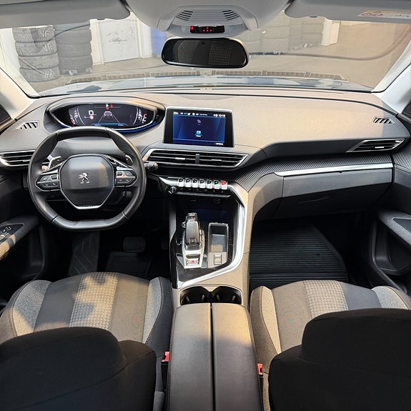 Peugeot 5008 9 of 12