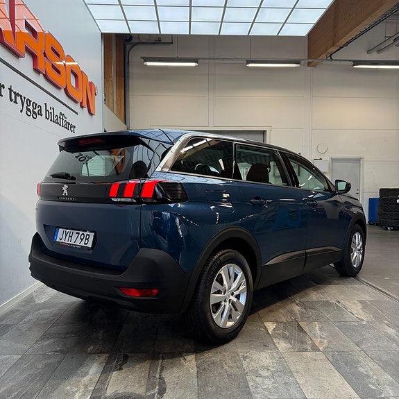 Peugeot 5008 4 of 12