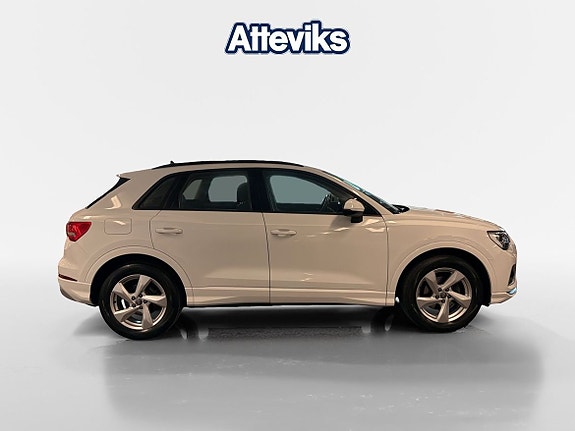 Audi Q3 2 of 5