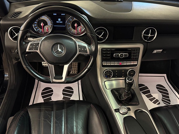Mercedes-Benz SLK200 24 of 26