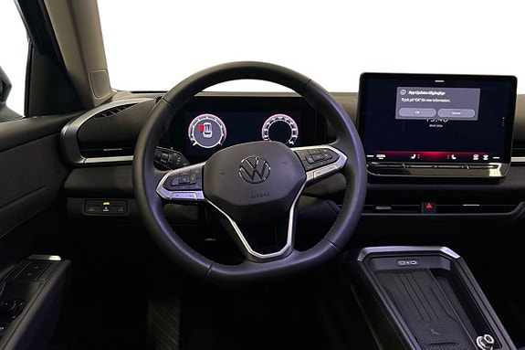 Volkswagen T-Roc 7 of 15