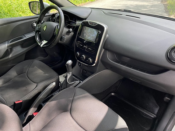 Renault Clio 7 of 9