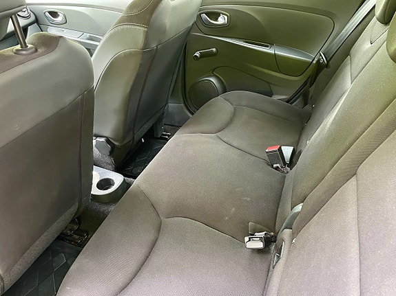 Renault Clio 8 of 9
