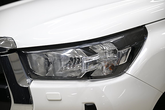 Toyota HiLux 6 of 30