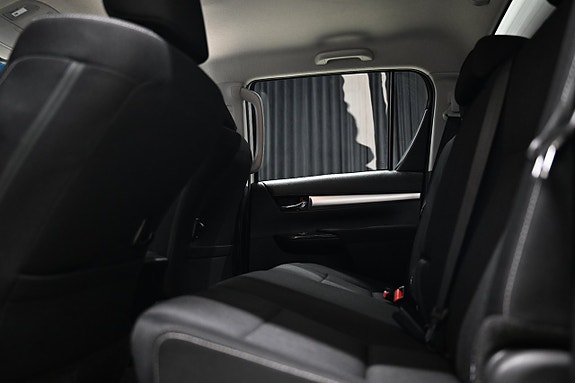Toyota HiLux 29 of 30