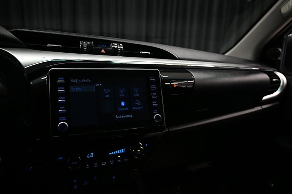 Toyota HiLux 19 of 30