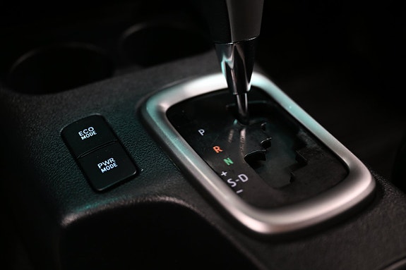 Toyota HiLux 20 of 30