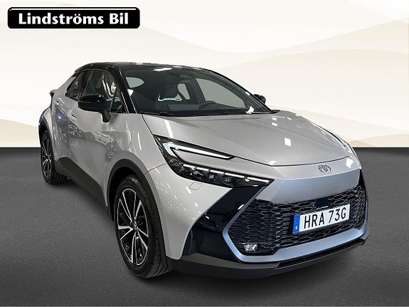 Toyota C-HR 3 of 5