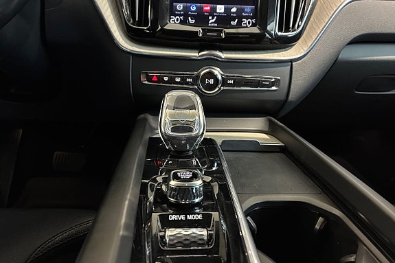 Volvo XC60 19 of 21