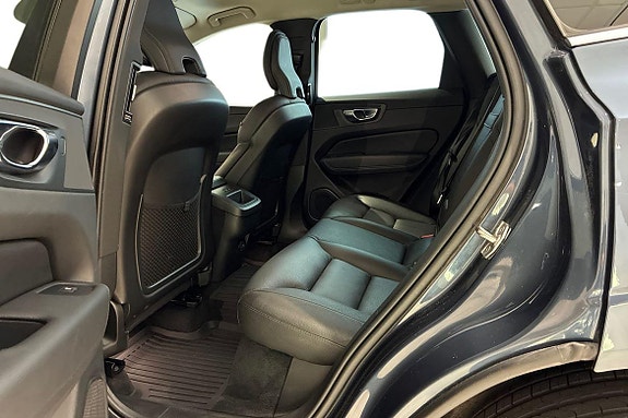 Volvo XC60 12 of 21