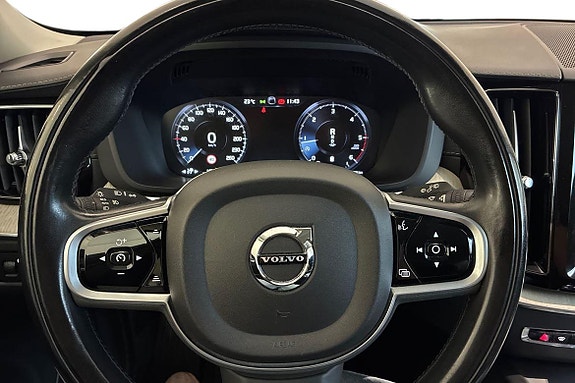 Volvo XC60 10 of 21