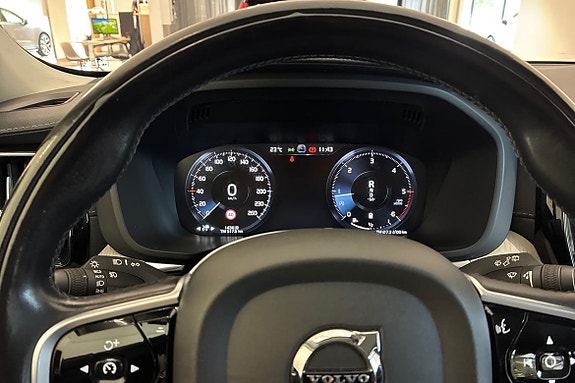 Volvo XC60 15 of 21