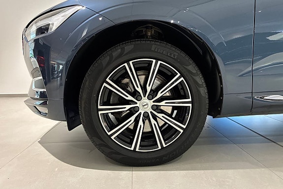 Volvo XC60 16 of 21