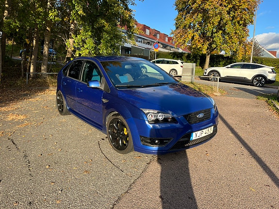 Ford Focus 2 of 5