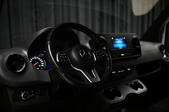 Mercedes-Benz Sprinter 211 18 of 30