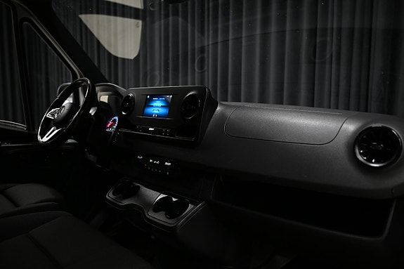 Mercedes-Benz Sprinter 211 23 of 30