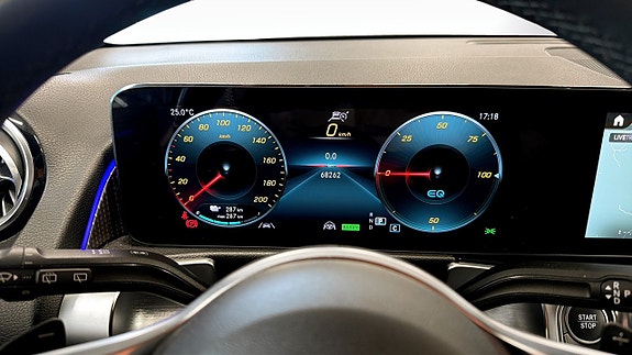 Mercedes-Benz EQB300 16 of 22