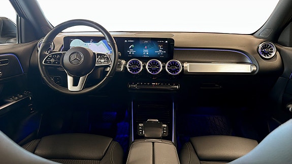 Mercedes-Benz EQB300 4 of 5