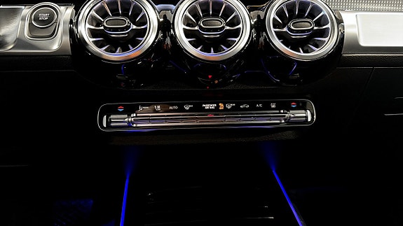 Mercedes-Benz EQB300 19 of 22