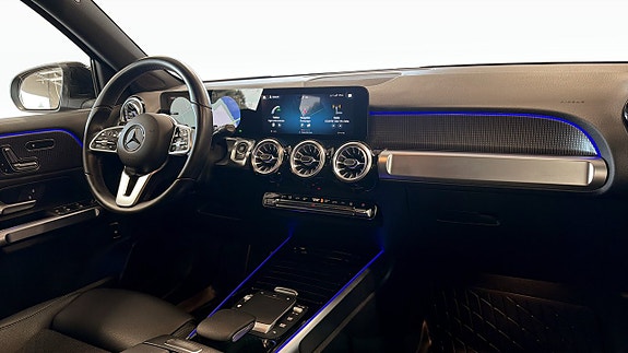 Mercedes-Benz EQB300 3 of 22