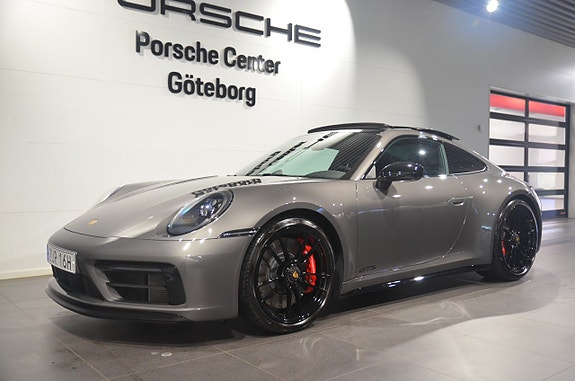Porsche 911 Carrera GTS 8 of 20