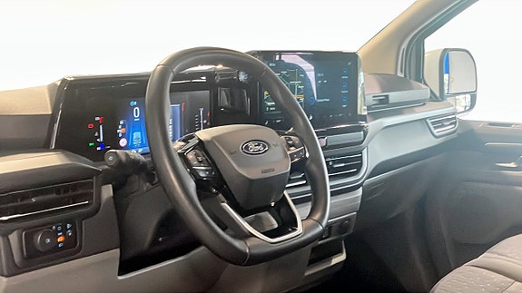 Ford Custom Tourneo 7 of 12