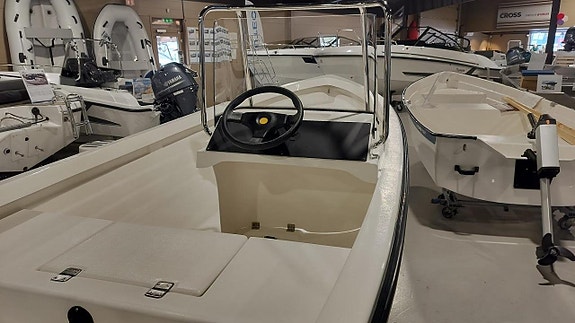 Cremo 410 SC 2025 + Yamaha F15 3 of 5