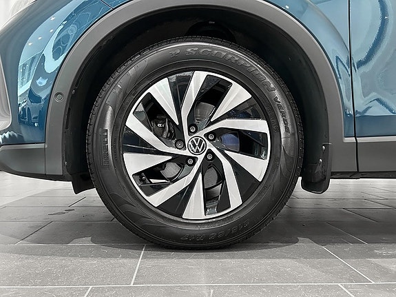 Volkswagen Tiguan 5 of 5