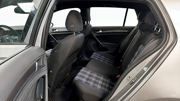 Volkswagen Golf I 11 of 12