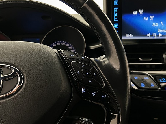 Toyota C-HR 15 of 29