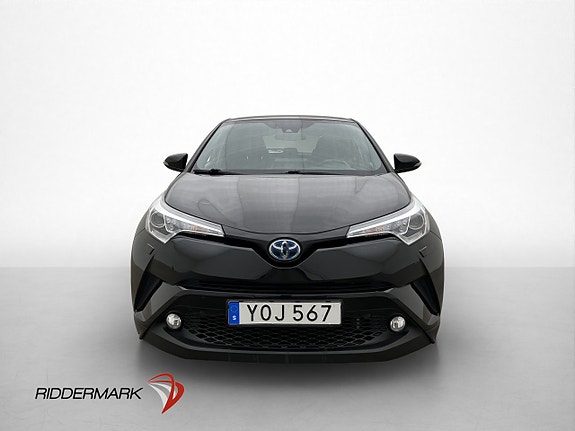 Toyota C-HR 2 of 29