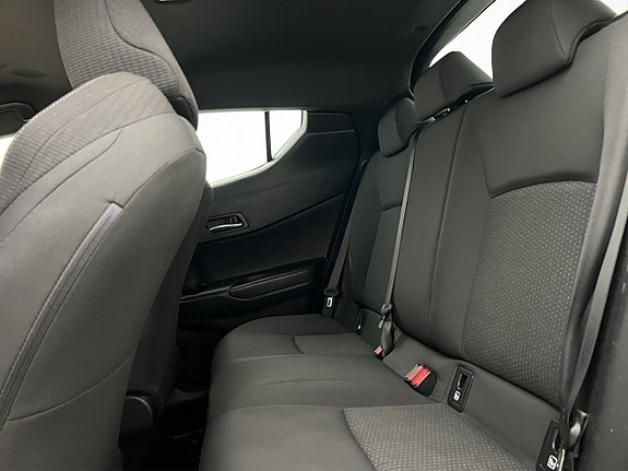 Toyota C-HR 24 of 29