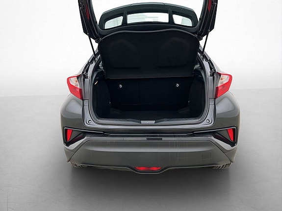 Toyota C-HR 25 of 29