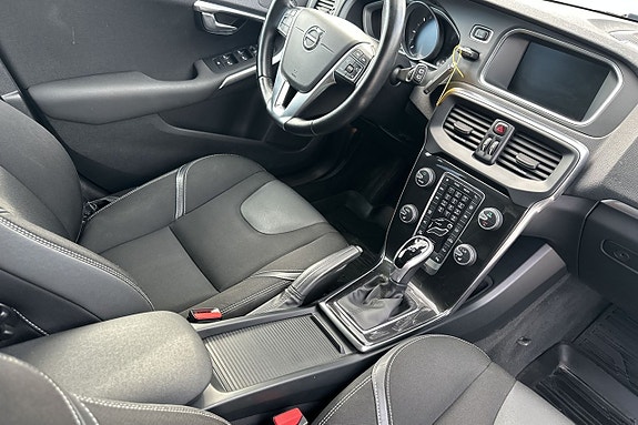 Volvo V40 11 of 22