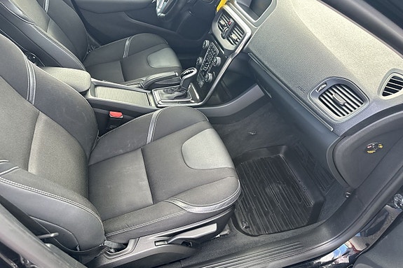 Volvo V40 9 of 22