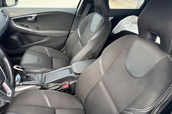 Volvo V40 14 of 22
