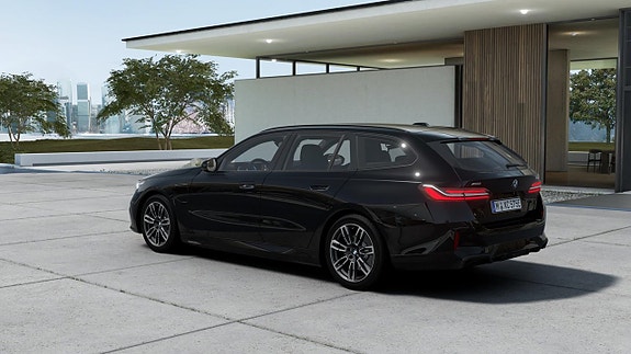 BMW 530e 2 of 13