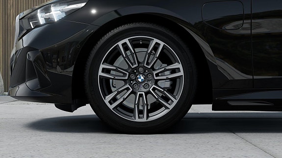 BMW 530e 7 of 13